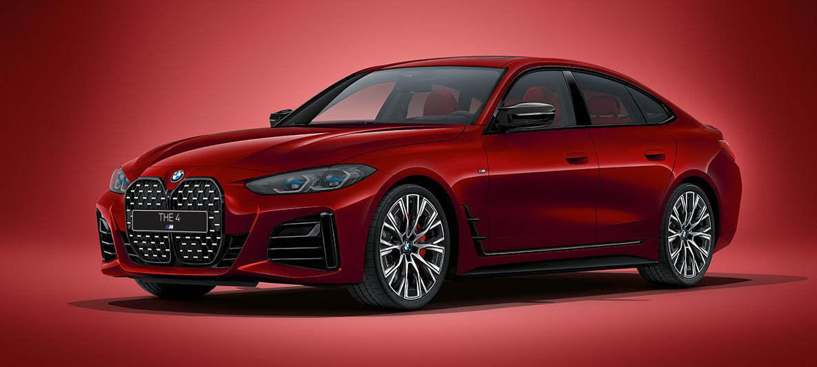 BMW 4 серии Gran Coupe G26 "BMW Individual Красный Авантюрин металлик", вид спереди в три четверти в статике